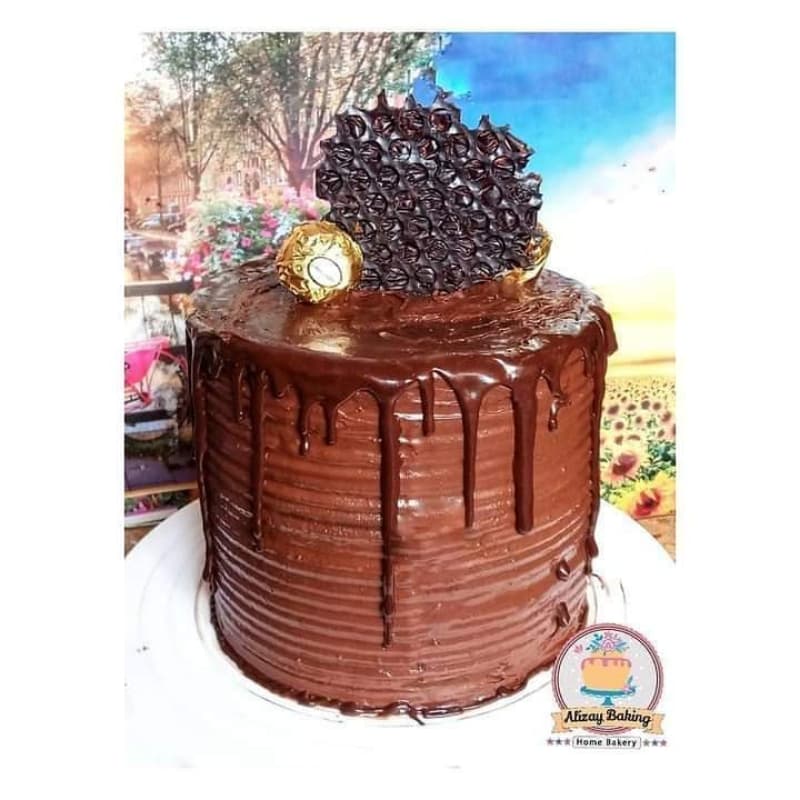 Chocolate drip cake (3lbs)