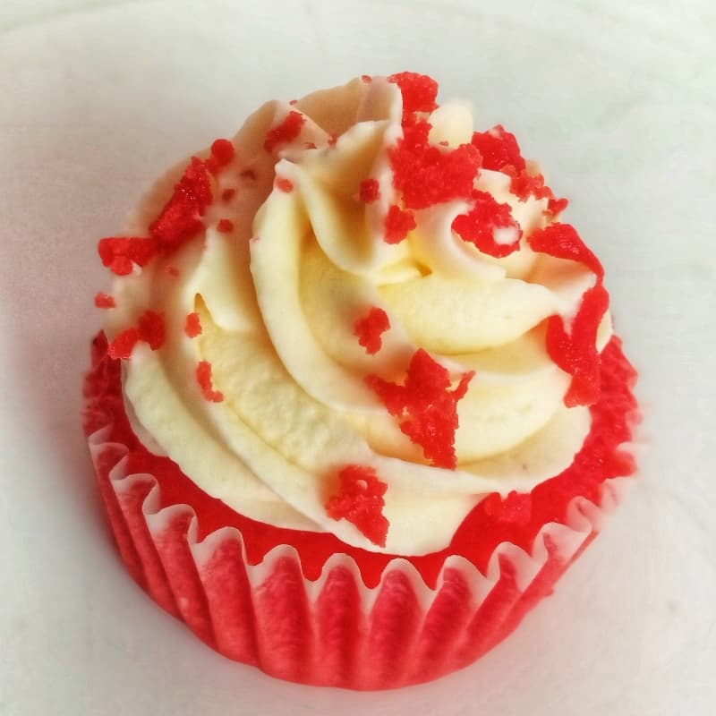 Red velvet cupcakes With Creamcheese Frosting!.
