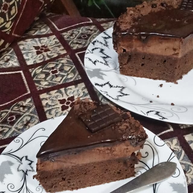 Chocolate mousse cake