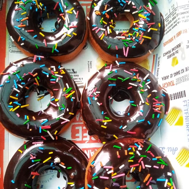 Box of 6 donuts
