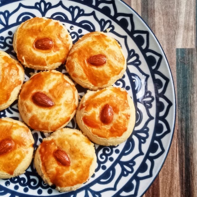 Almond Naan khatai