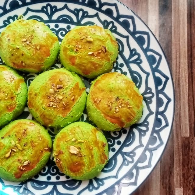 Pistachio nan khatai