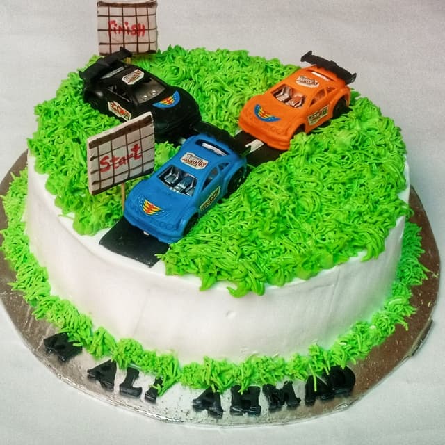 Car theme cake ( 3lbs)