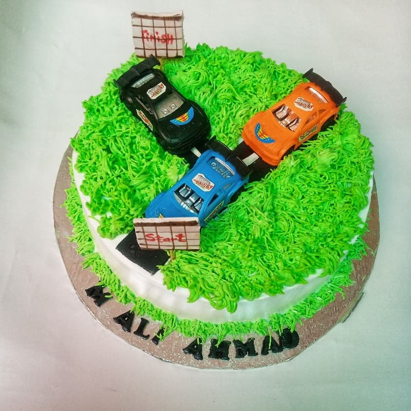 Car theme cake ( 3lbs)