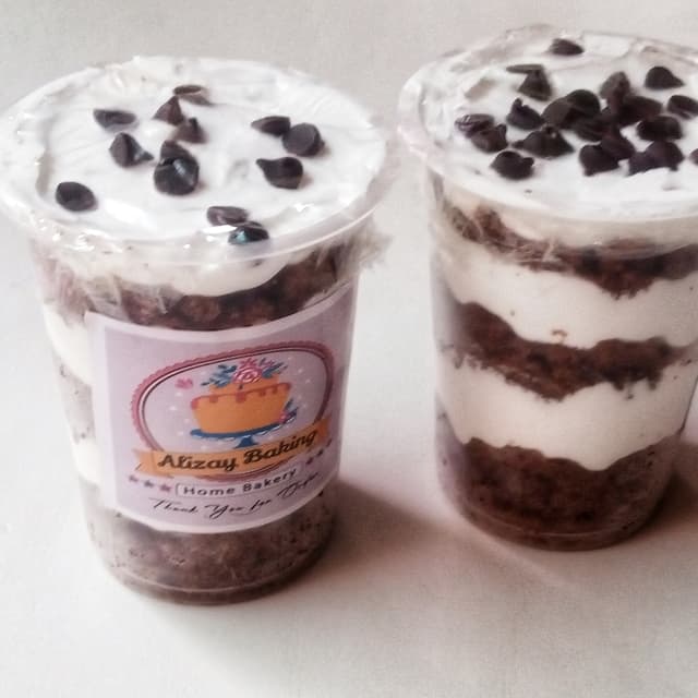 Chocolate cake with layered cream