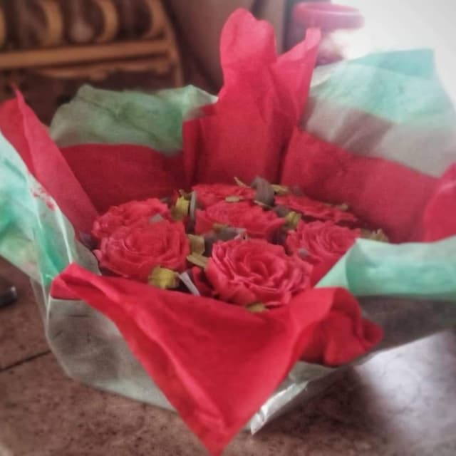 Cake or bouquet
