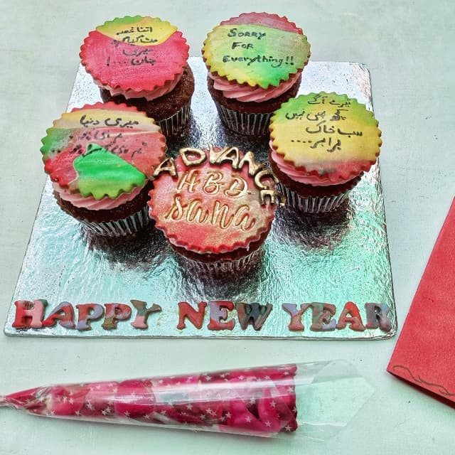 Colorful customize cupcakes