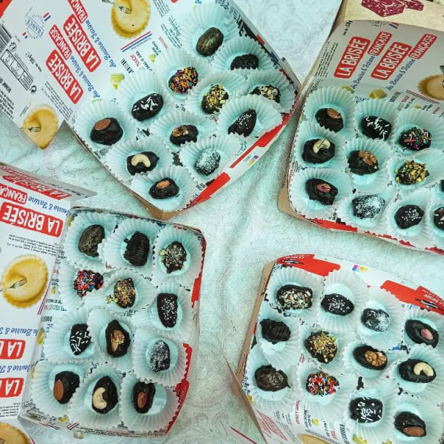 Mix Chocolate Dates