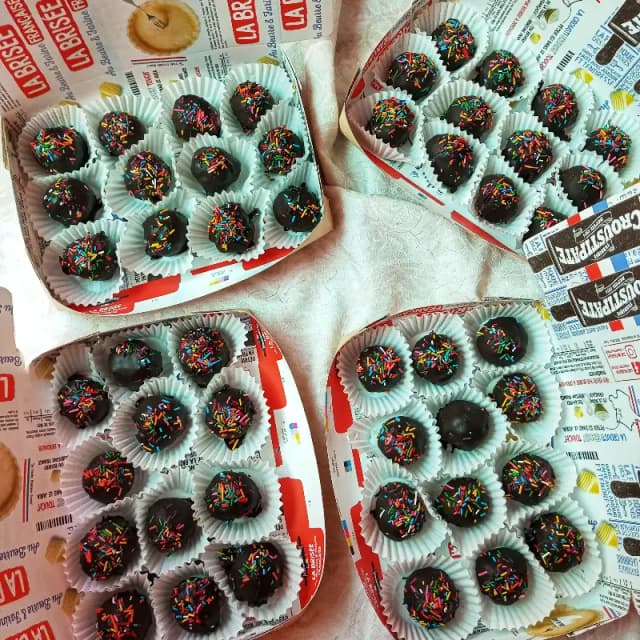 Chocolate truffle balls