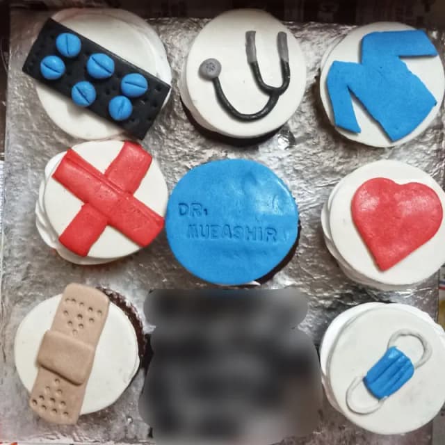 Doctor theme cupcakes