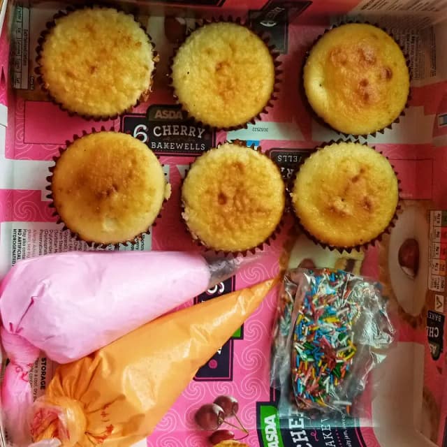 Decorate your cupcake as your own style